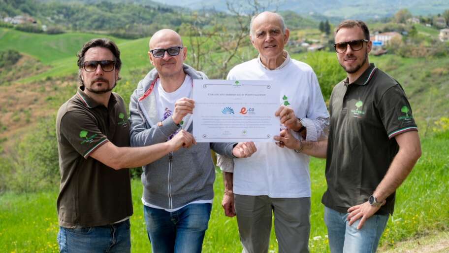 1000 Alberi sulla collina franata dopo l’alluvione: il bosco di E.CO e Cre